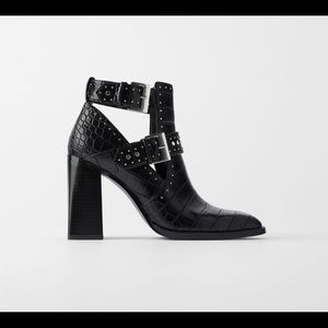 Zara studded embossing cut out booties NWT
